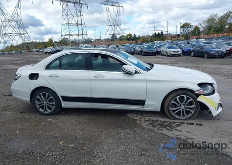 2017 Mercedes-Benz C 300 4Matic из США, поврежденный, VIN 55SWF4KB3HU184926